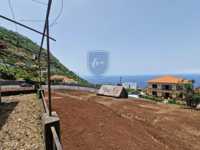 Moradia T3 para Venda em Arco da Calheta Foto 2