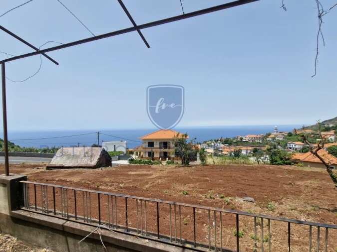Moradia T3 para Venda em Arco da Calheta Foto 4