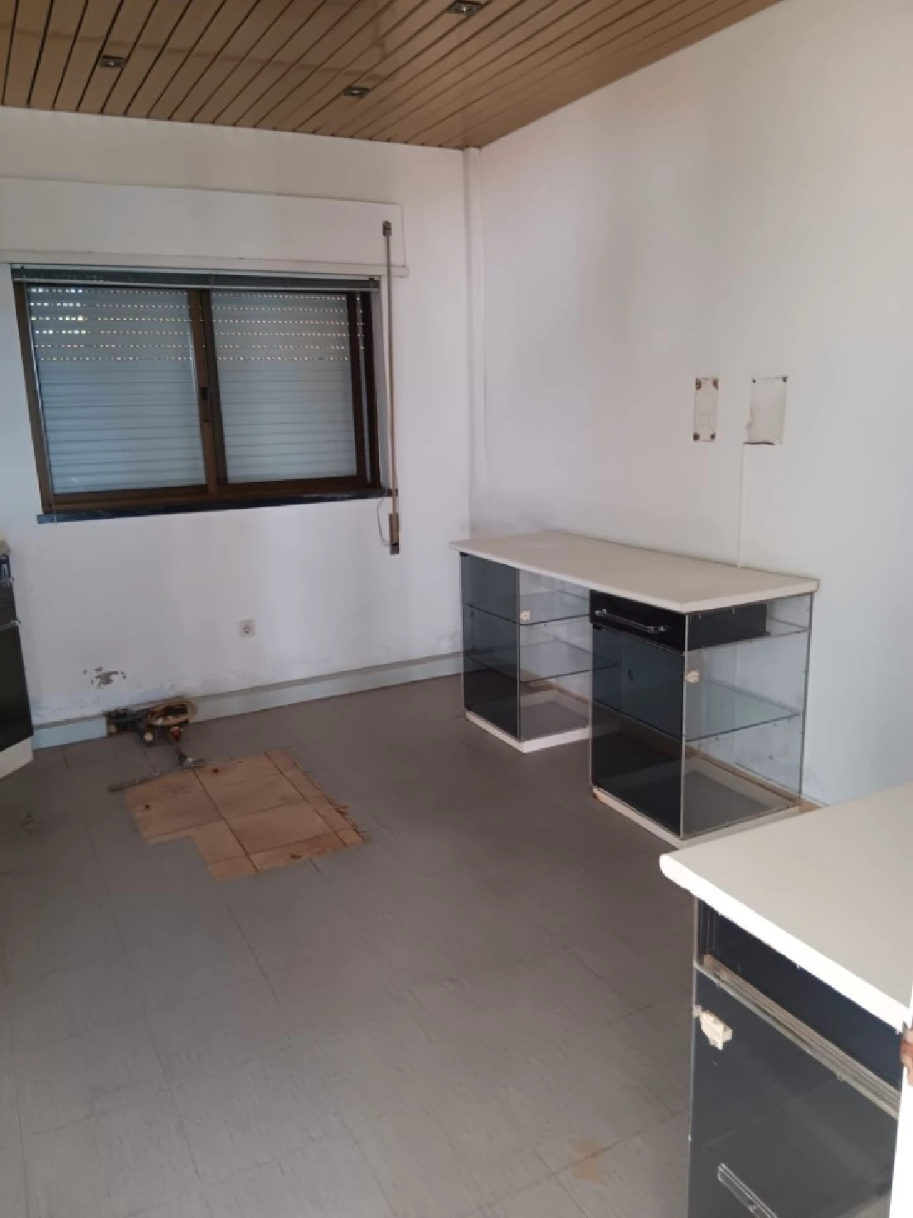 Loja para Arrendamento em Vieira de Leiria Foto 13