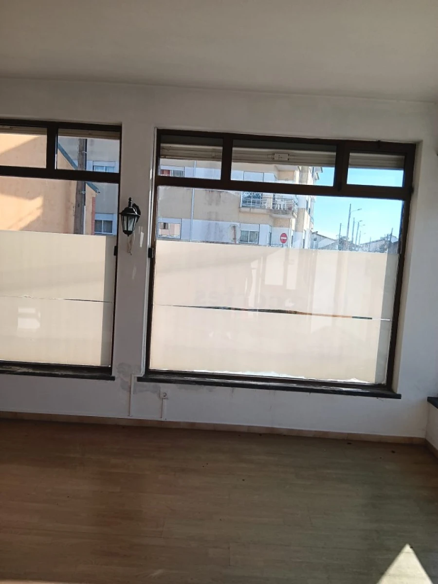 Loja para Arrendamento em Vieira de Leiria Foto 5