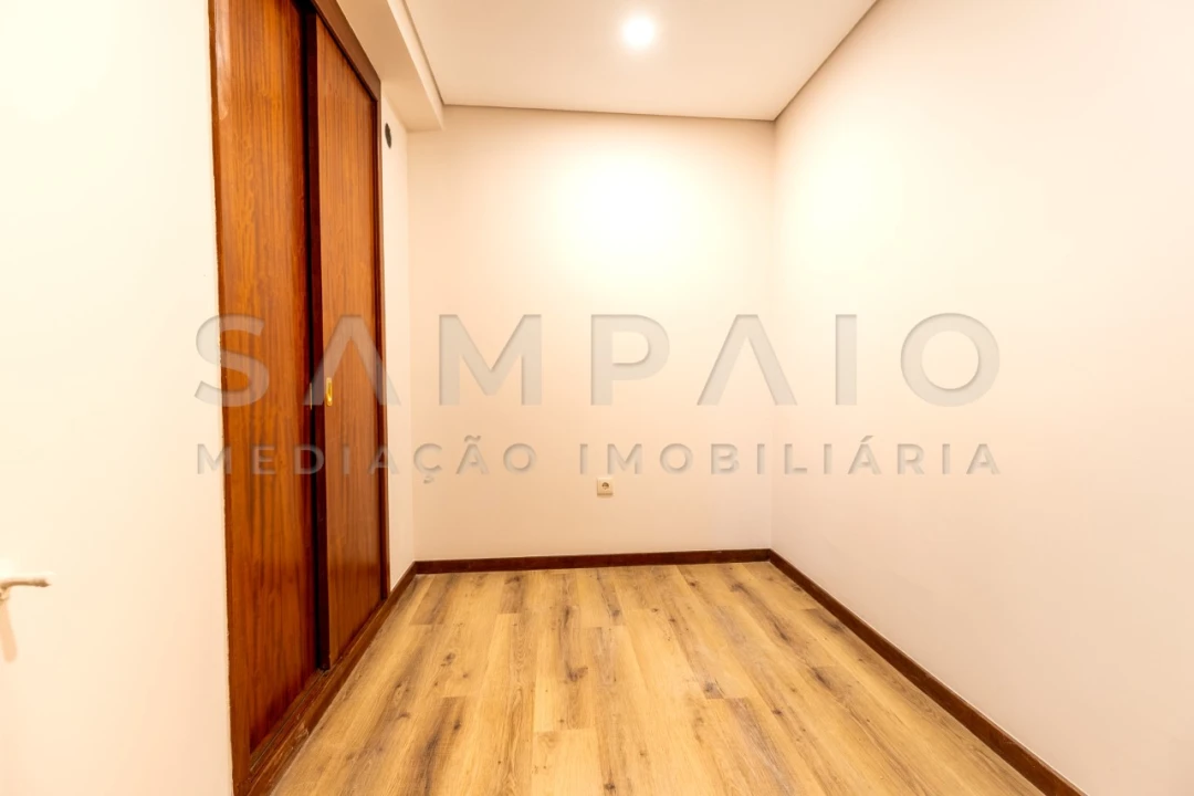 Apartamento T3 para Venda em Valongo Foto 19