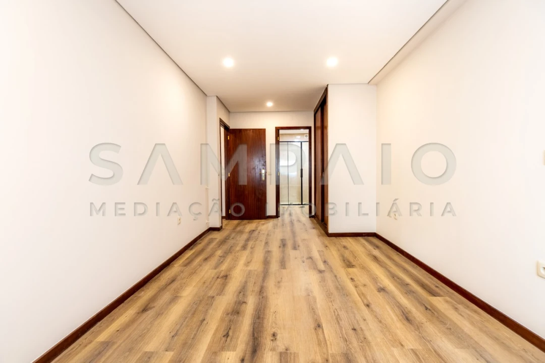 Apartamento T3 para Venda em Valongo Foto 26
