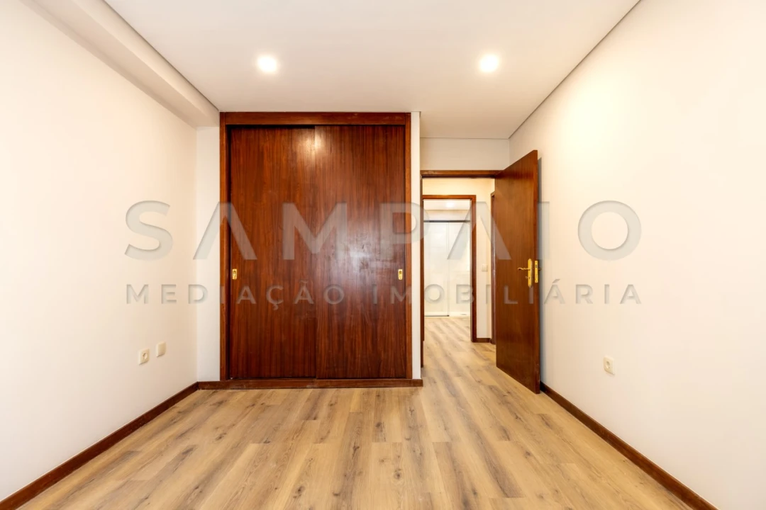 Apartamento T3 para Venda em Valongo Foto 28