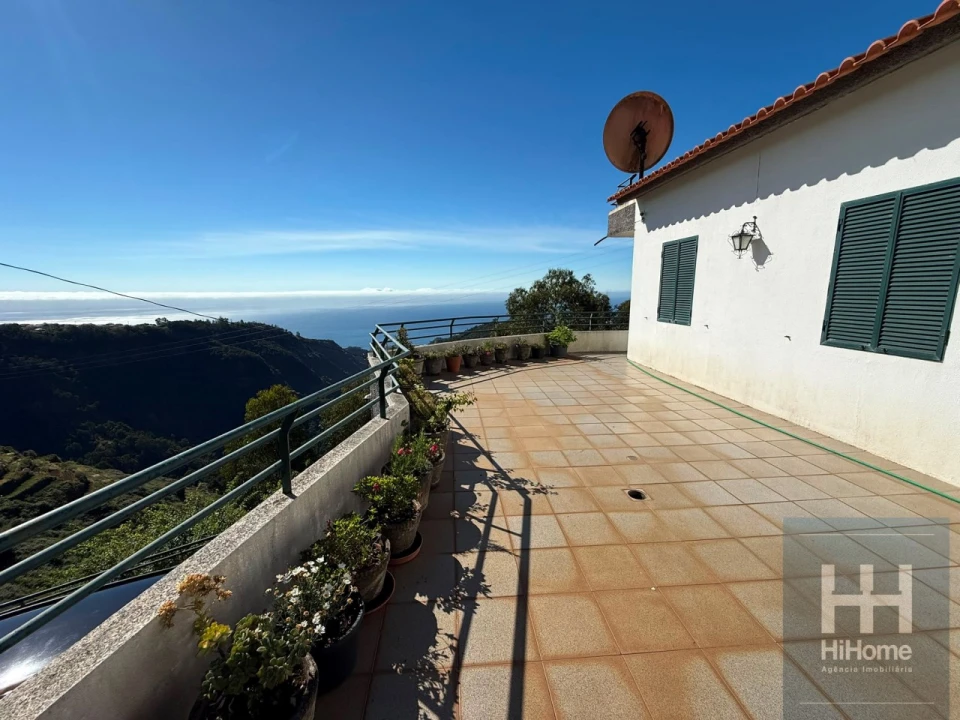 Moradia T4 para Venda em Santo Antonio da Serra Foto 1