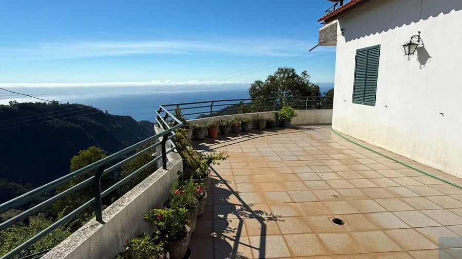 Moradia T4 para Venda em Santo Antonio da Serra