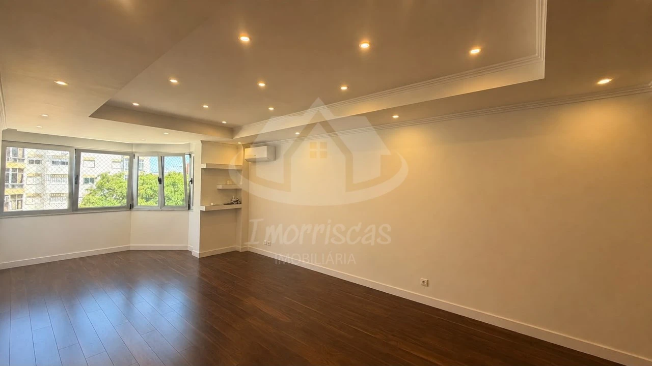 Apartamento T3 para Venda em Santa Iria de Azoia, São João da Talha e Bobadela Foto 6