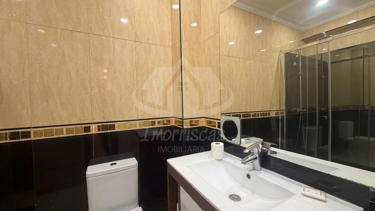 Apartamento T3 para Venda em Santa Iria de Azoia, São João da Talha e Bobadela Foto 11