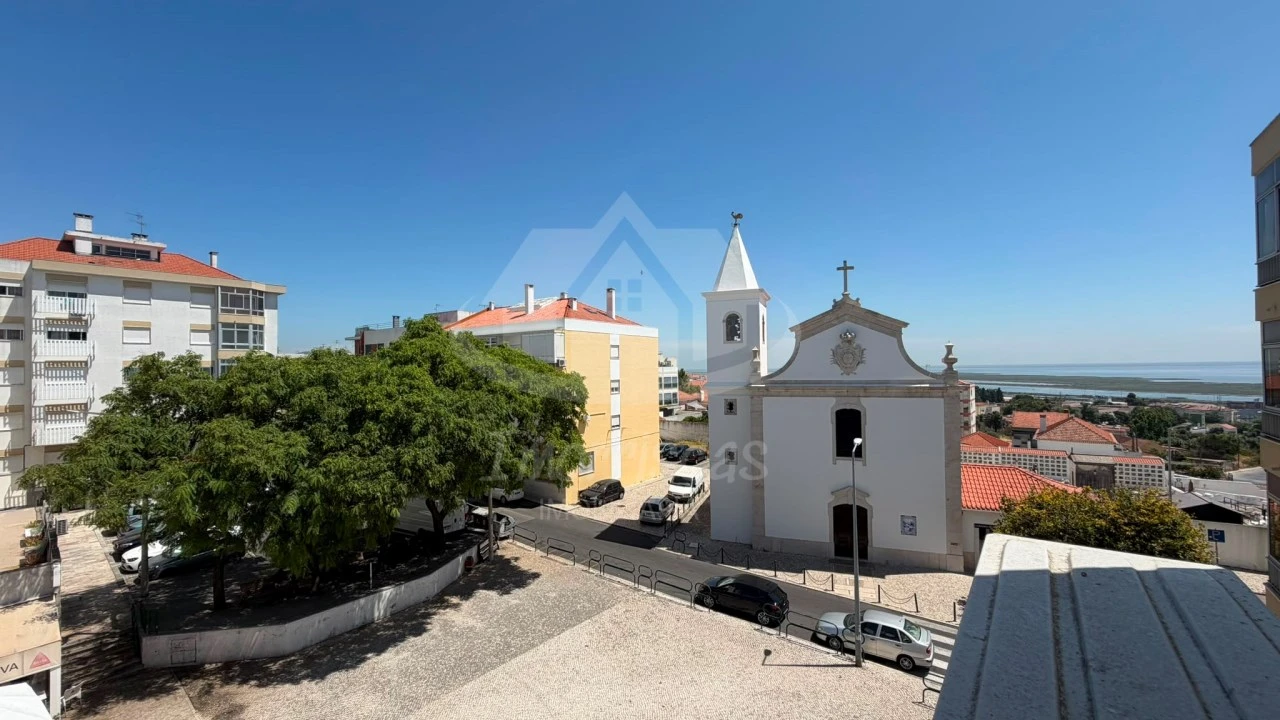 Apartamento T3 para Venda em Santa Iria de Azoia, São João da Talha e Bobadela Foto 17