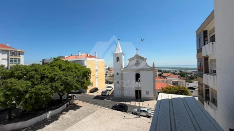 Apartamento T3 para Venda em Santa Iria de Azoia, São João da Talha e Bobadela
