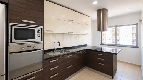 Apartamento T3 para Venda em Santa Iria de Azoia, São João da Talha e Bobadela