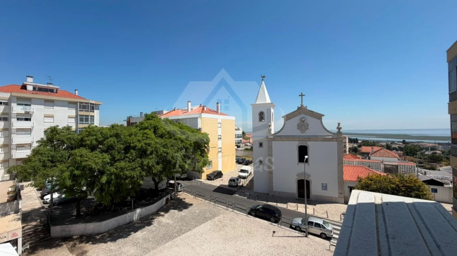 Apartamento T3 para Venda em Santa Iria de Azoia, São João da Talha e Bobadela Foto 17