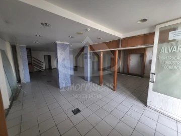Armazém para Venda em Póvoa de Santo Adrião e Olival Basto