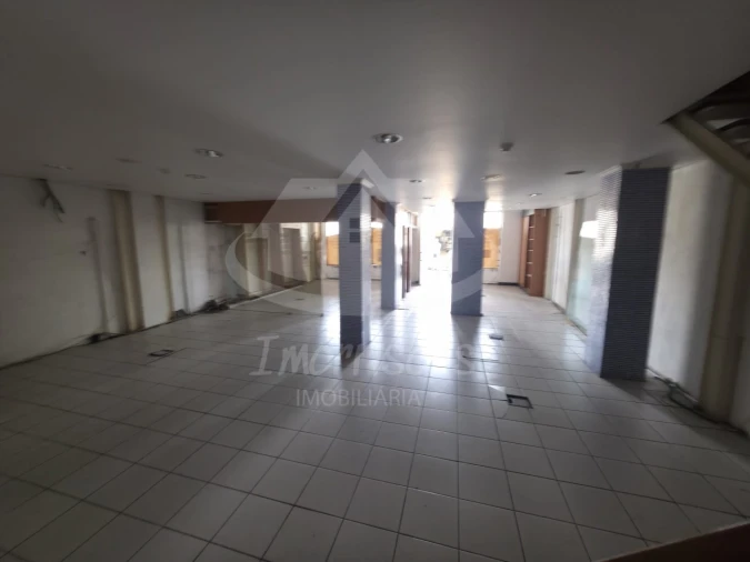 Armazém para Venda em Póvoa de Santo Adrião e Olival Basto Foto 4