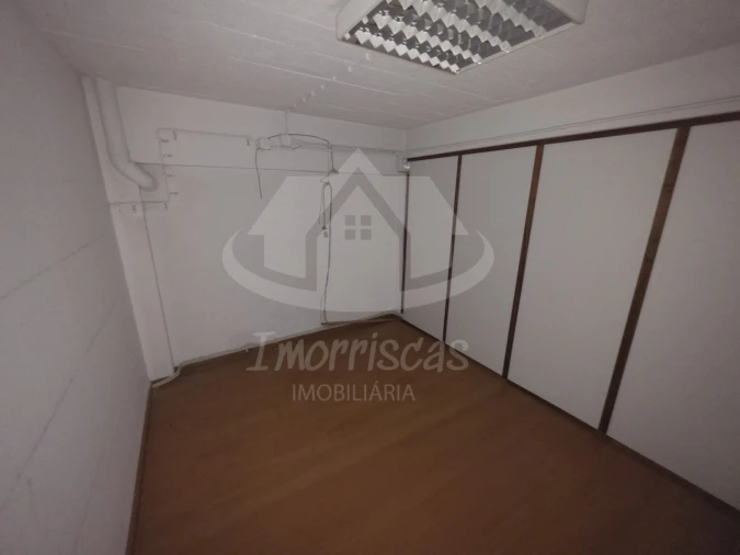 Armazém para Venda em Póvoa de Santo Adrião e Olival Basto Foto 17