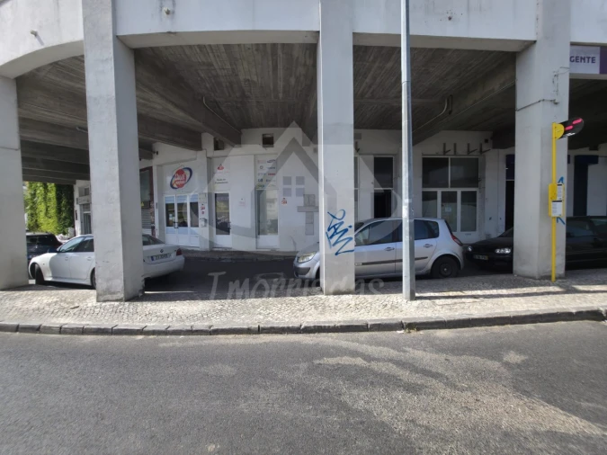 Armazém para Venda em Póvoa de Santo Adrião e Olival Basto Foto 31
