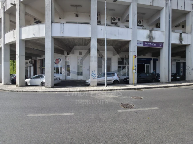 Armazém para Venda em Póvoa de Santo Adrião e Olival Basto Foto 32