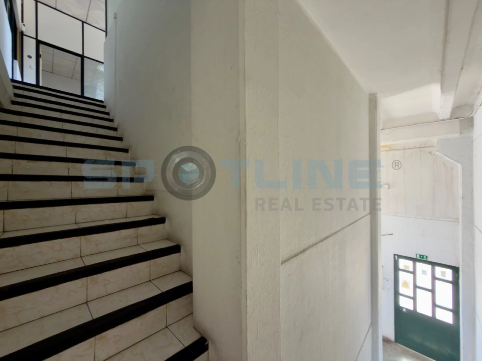 Armazém para Arrendamento em Vialonga Foto 13