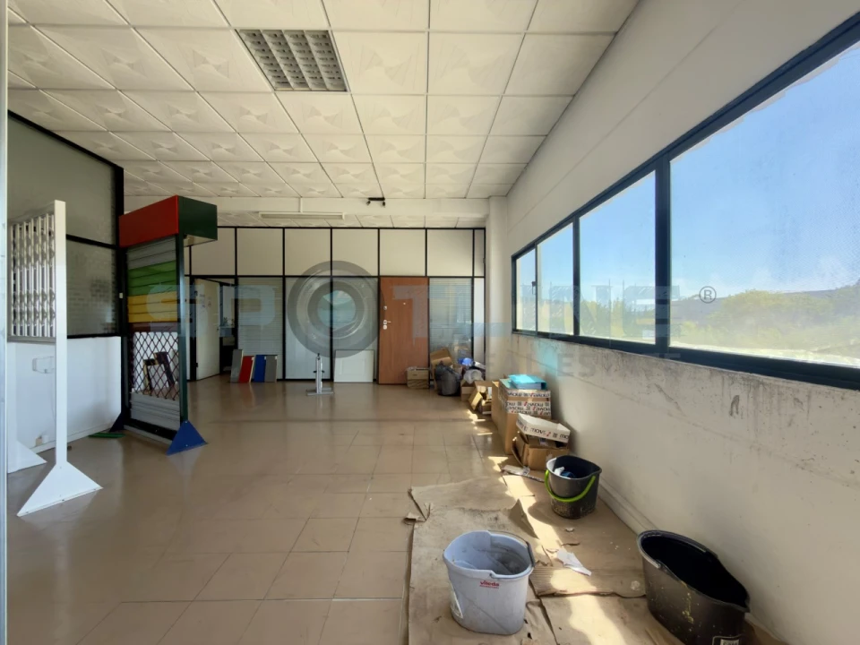 Armazém para Arrendamento em Vialonga Foto 15