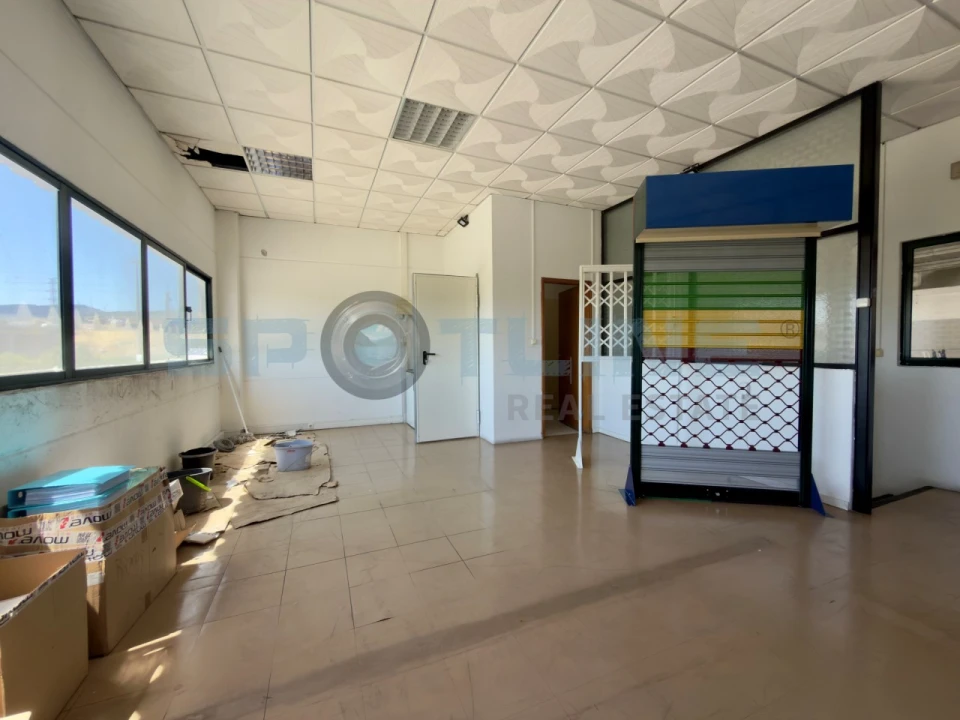 Armazém para Arrendamento em Vialonga Foto 18