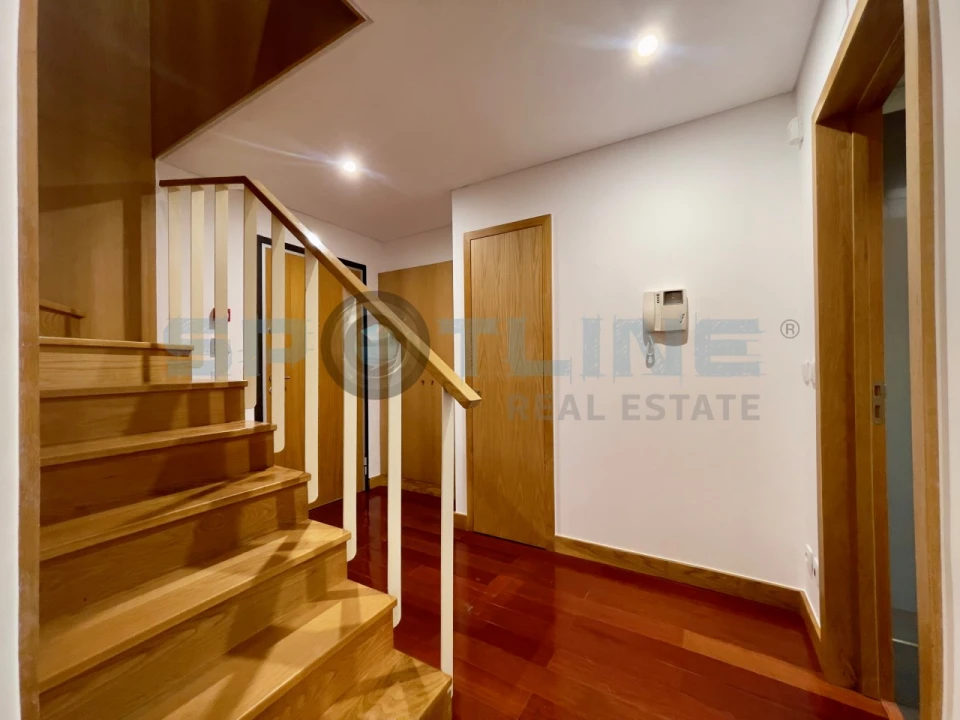 Apartamento T2 para Arrendamento em Parque das Nações Foto 4