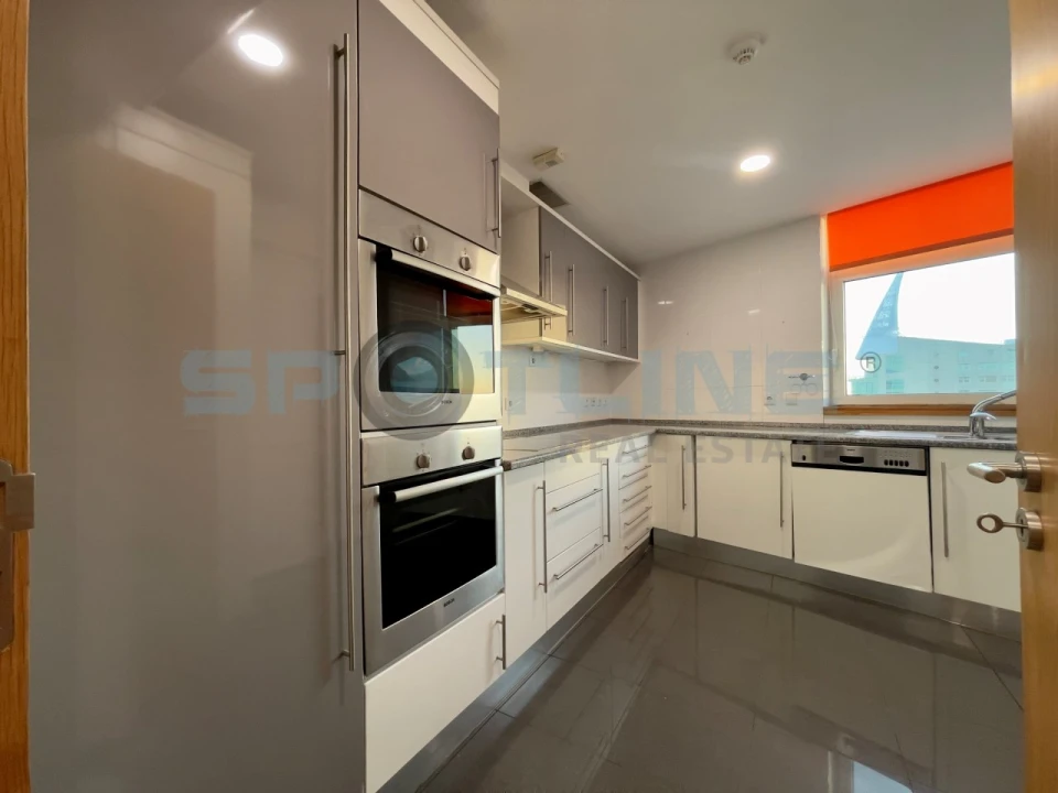 Apartamento T2 para Arrendamento em Parque das Nações Foto 5