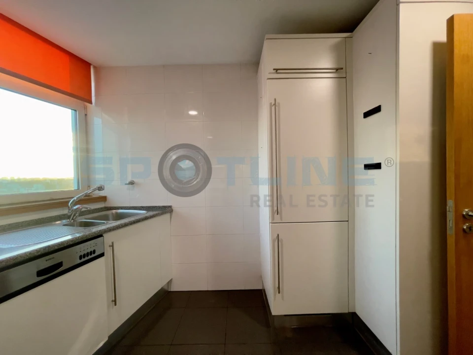 Apartamento T2 para Arrendamento em Parque das Nações Foto 6