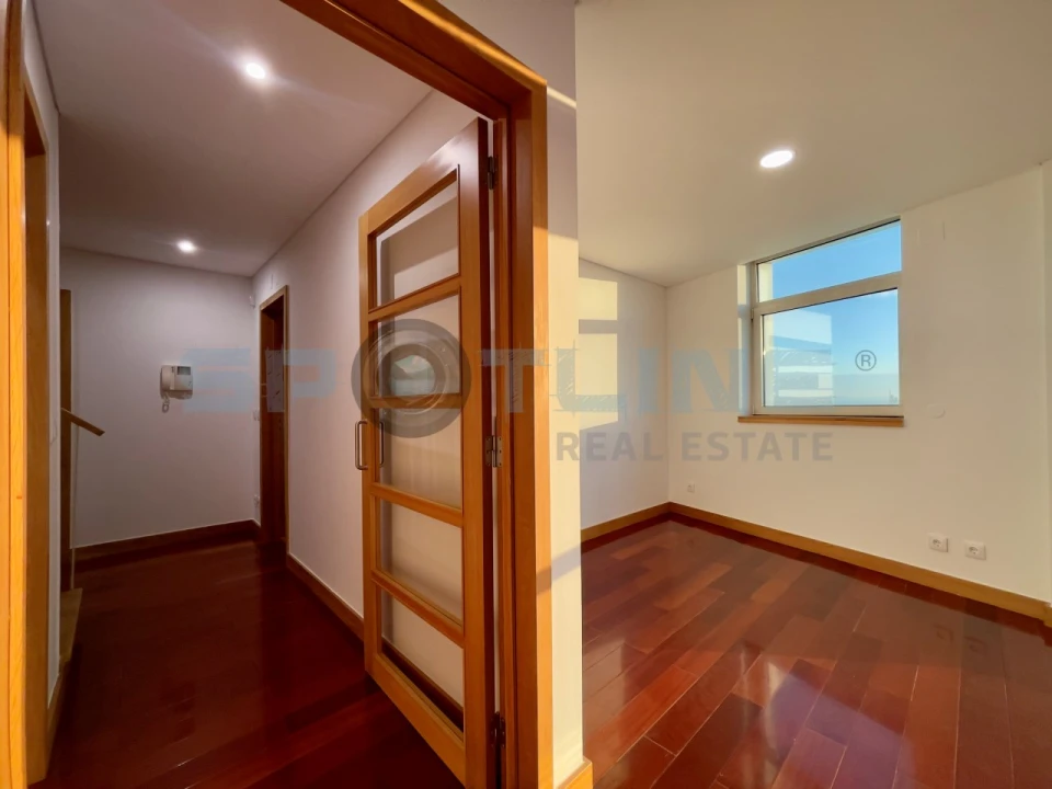 Apartamento T2 para Arrendamento em Parque das Nações Foto 10