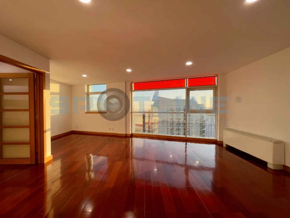 Apartamento T2 para Arrendamento em Parque das Nações Foto 11
