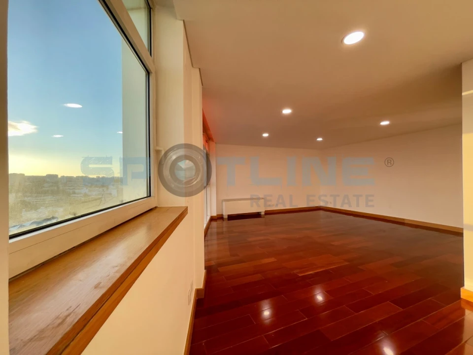Apartamento T2 para Arrendamento em Parque das Nações Foto 12
