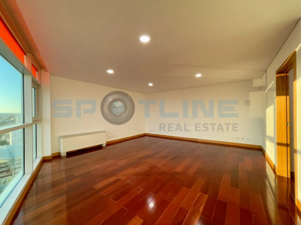 Apartamento T2 para Arrendamento em Parque das Nações Foto 13