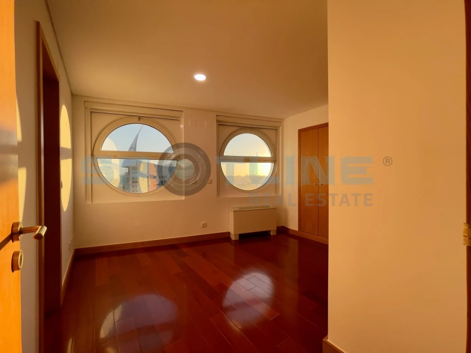 Apartamento T2 para Arrendamento em Parque das Nações Foto 24