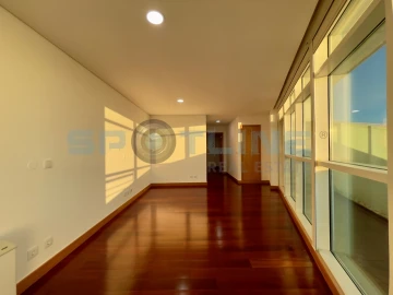 Apartamento T2 para Arrendamento em Parque das Nações