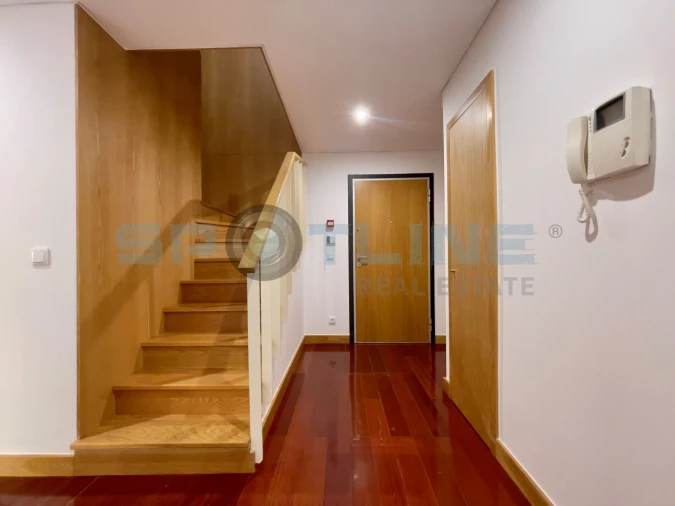 Apartamento T2 para Arrendamento em Parque das Nações Foto 2