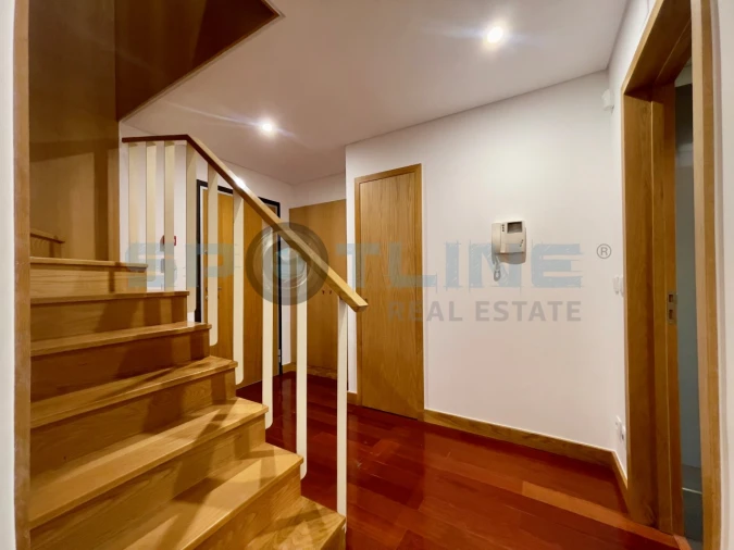 Apartamento T2 para Arrendamento em Parque das Nações Foto 4
