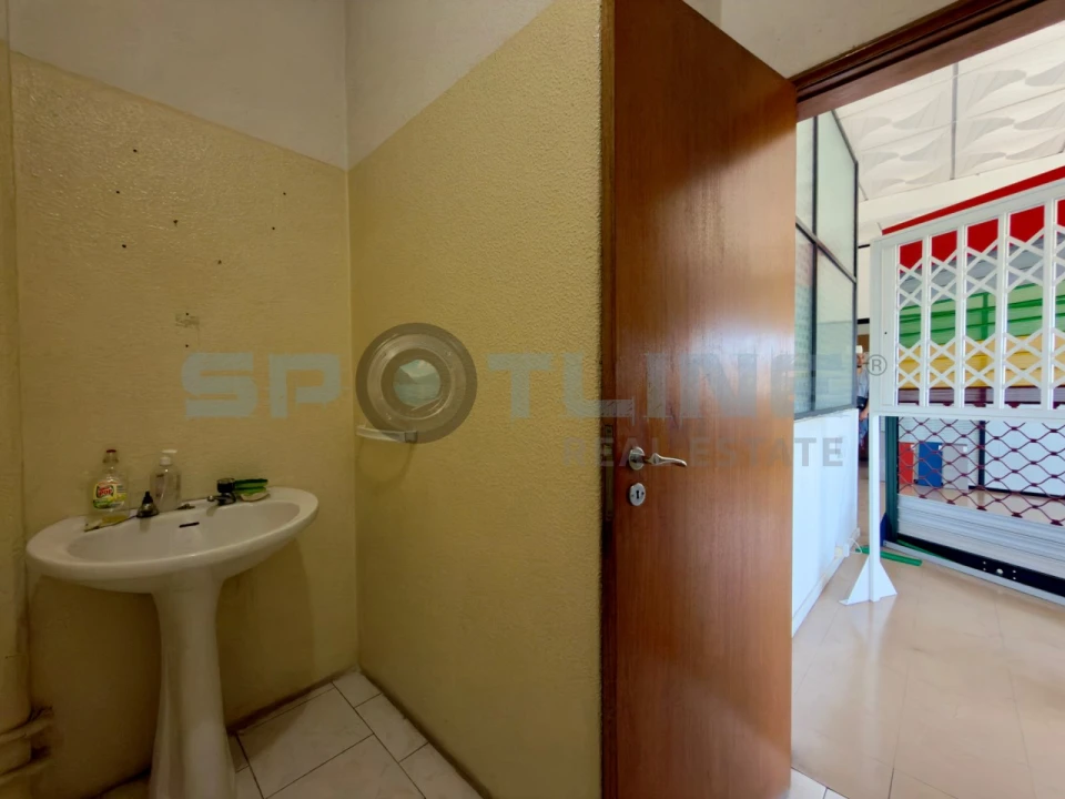 Armazém para Venda em Vialonga Foto 17