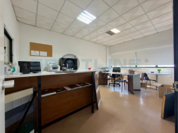 Armazém para Venda em Vialonga