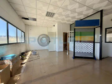 Armazém para Venda em Vialonga