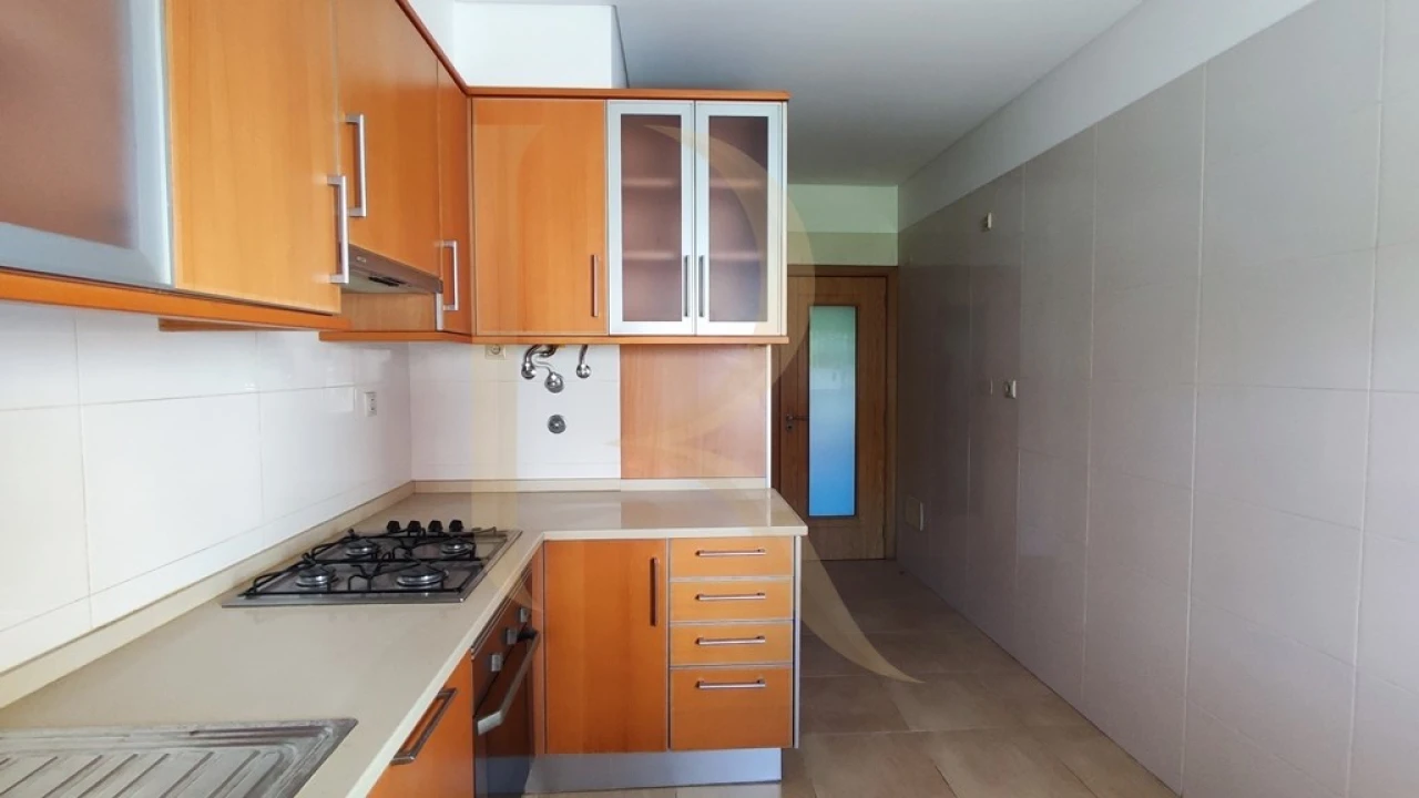 Apartamento T3 para Venda em Seixal, Arrentela e Aldeia de Paio Pires Foto 8
