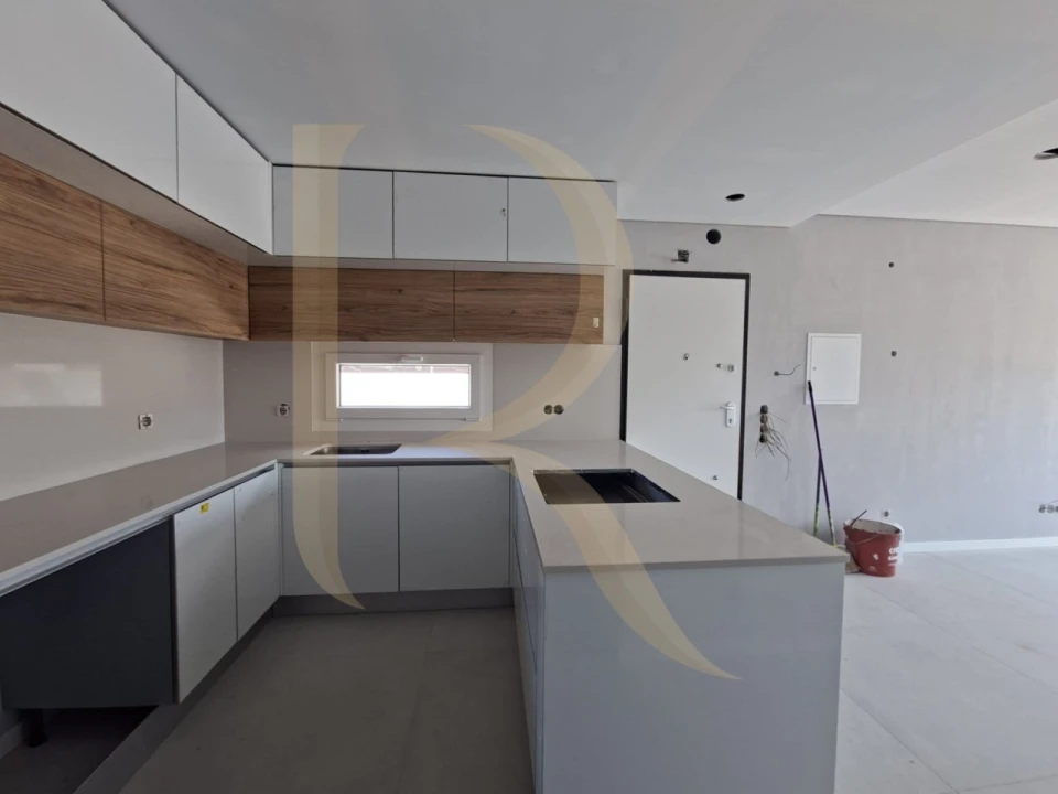 Moradia T3 para Venda em Fernao Ferro Foto 1
