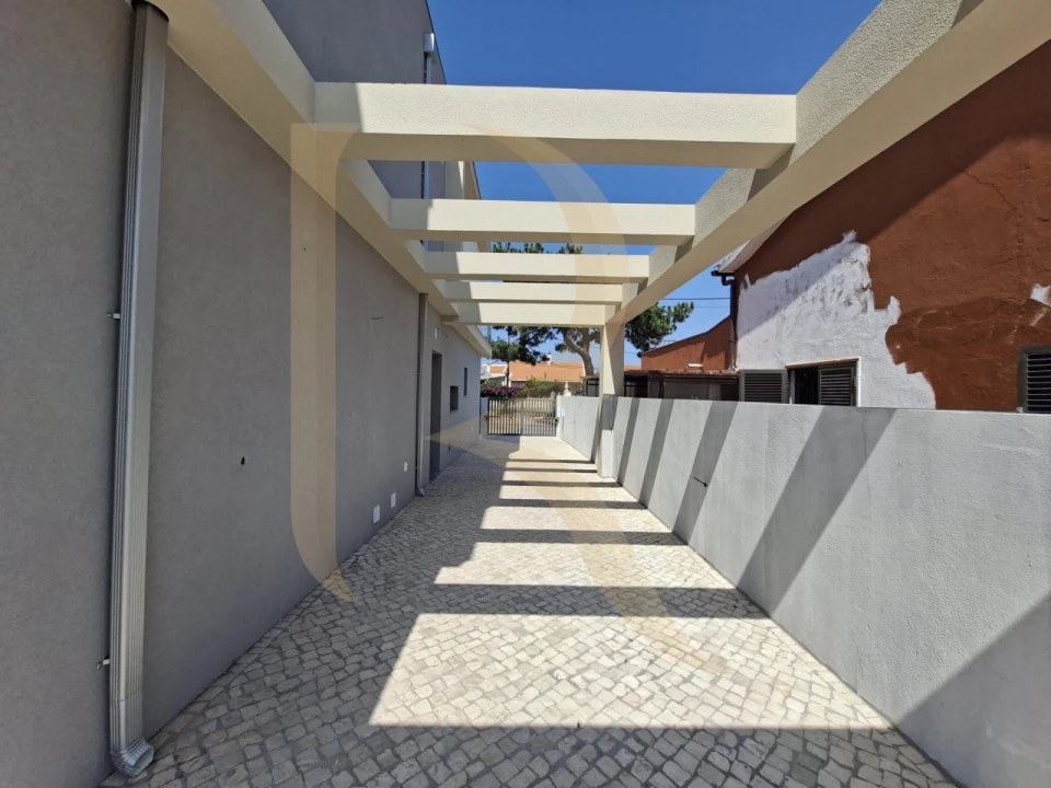 Moradia T3 para Venda em Fernao Ferro Foto 21