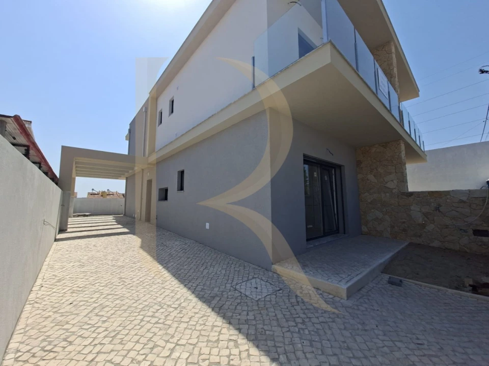 Moradia T3 para Venda em Fernao Ferro Foto 23