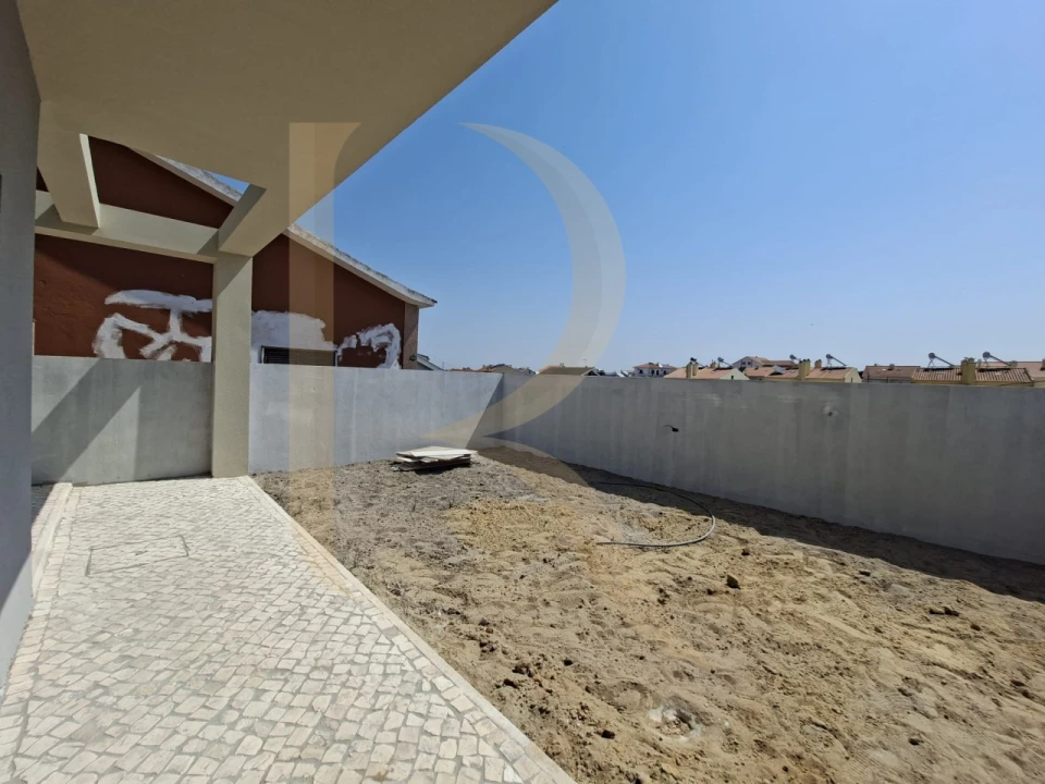 Moradia T3 para Venda em Fernao Ferro Foto 24