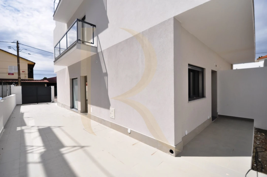 Moradia T3 para Venda em Quinta do Conde Foto 1