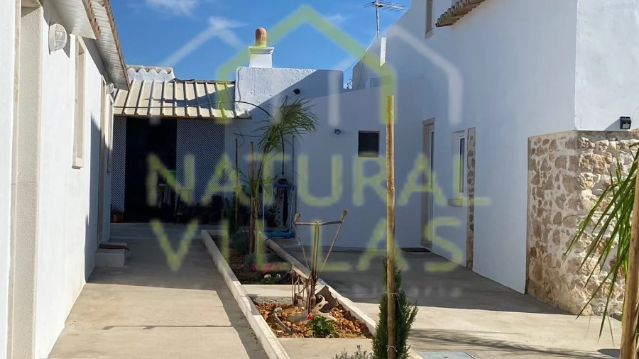 Quinta T16 para Venda em Pechão