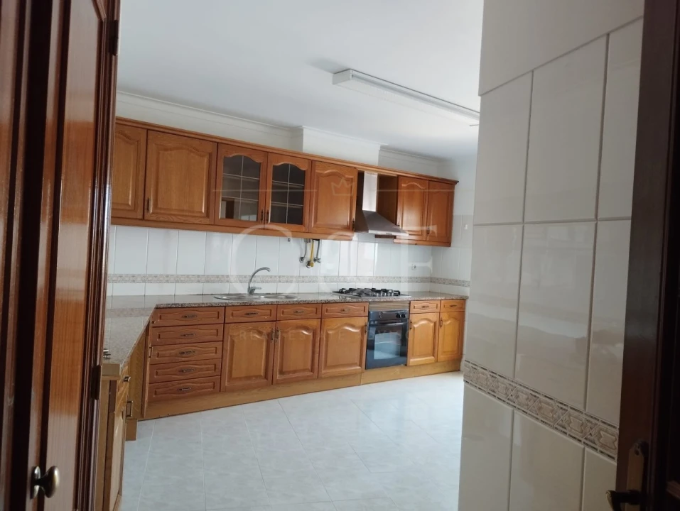 Apartamento T2 para Venda em Rio de Mouro Foto 7