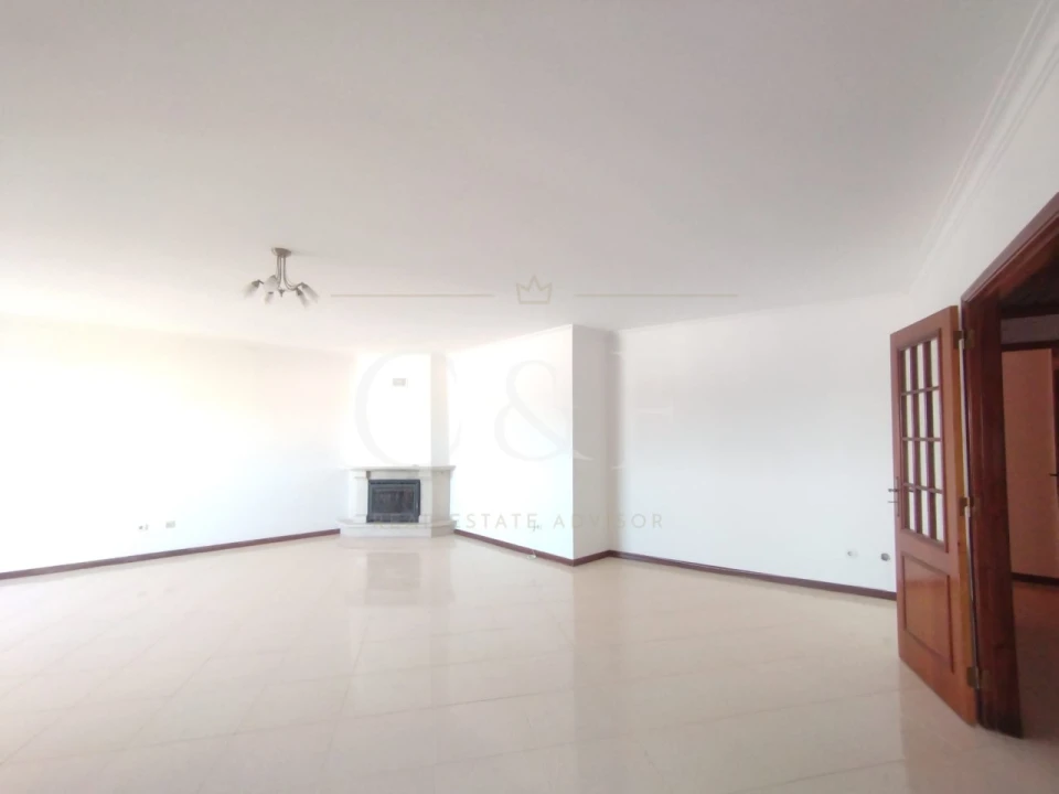 Apartamento T2 para Venda em Rio de Mouro Foto 10