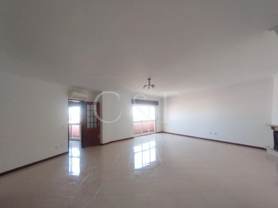 Apartamento T2 para Venda em Rio de Mouro Foto 13
