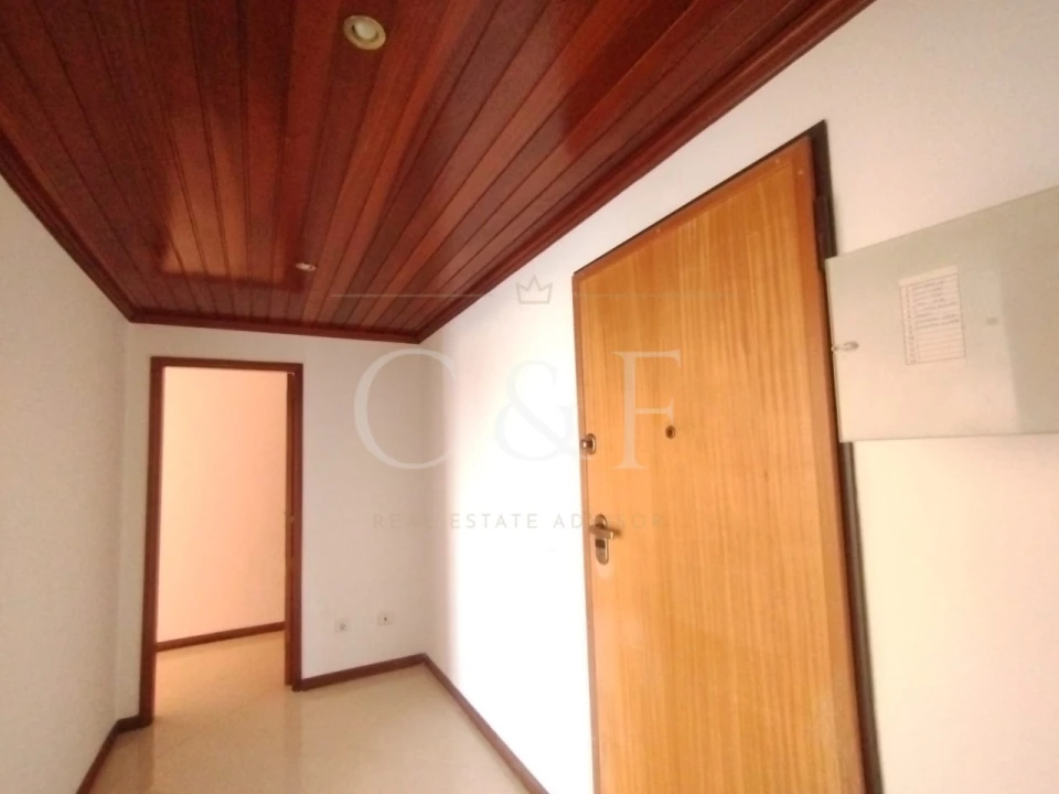 Apartamento T2 para Venda em Rio de Mouro Foto 16