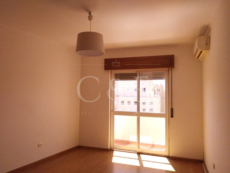 Apartamento T2 para Venda em Rio de Mouro Foto 22