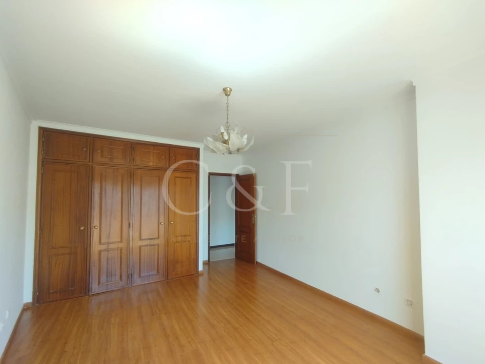Apartamento T2 para Venda em Rio de Mouro Foto 31